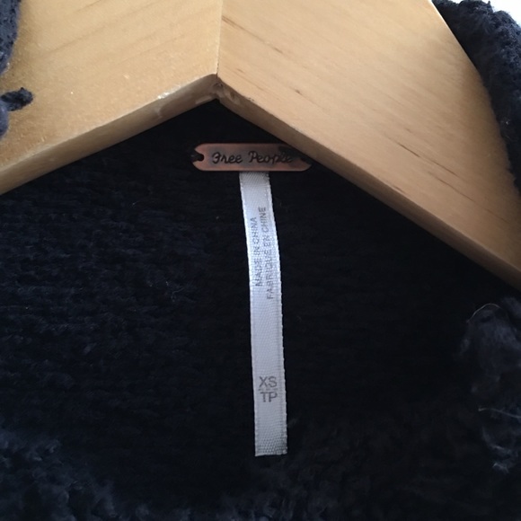 Free People black oversized knit cuddle up sweater - Picture 3 of 8